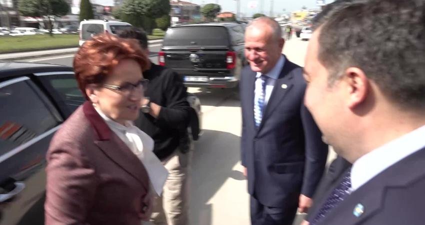 İYİ Parti Genel Başkanı Meral Akşener, D&uuml;zce&rsquo;de partisinin D&uuml;zce Belediye
