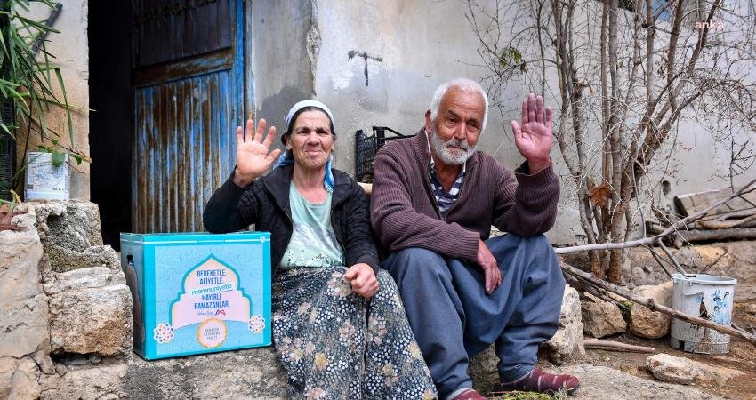 Mersin B&uuml;y&uuml;kşehir Belediyesi, &lsquo;Ramazan Dayanışma Paketi&rsquo; dağıtımlarına başladı. B&uuml;y&uuml;kşehir Belediyesi