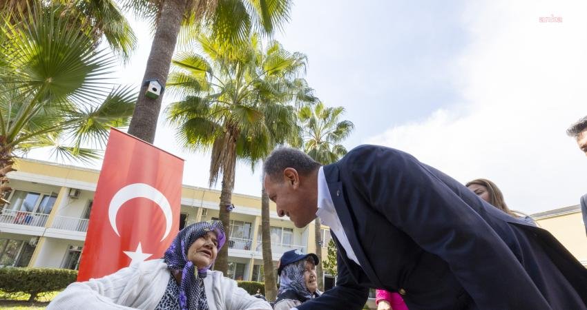 Mersin B&uuml;y&uuml;kşehir Belediye Başkanı Vahap Se&ccedil;er, Yardım ve İyilik Vakfı