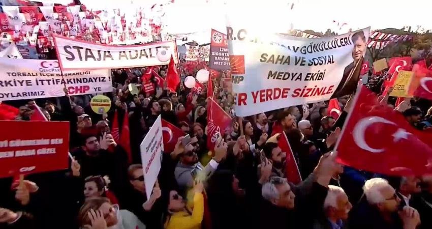 CHP Genel Başkanı Özgür Özel, Buca’da; “Birileri çıkmış gelmiş malum