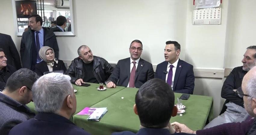 CHP İstanbul İl Başkanı &Ouml;zg&uuml;r &Ccedil;elik, partisinin Fatih Belediye Başkan