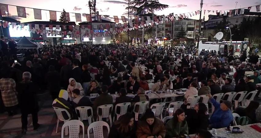 CHP Genel Başkanı &Ouml;zg&uuml;r &Ouml;zel, Burdur’daki iftar programında; &ldquo;1967 sınırlarında