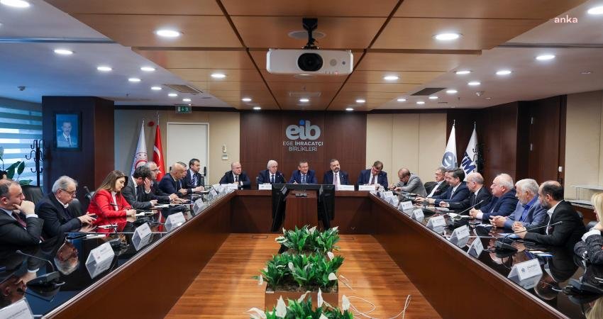 Cumhuriyet Halk Partisi Genel Başkanı Özgür Özel, İzmir’de Ege İhracatçı