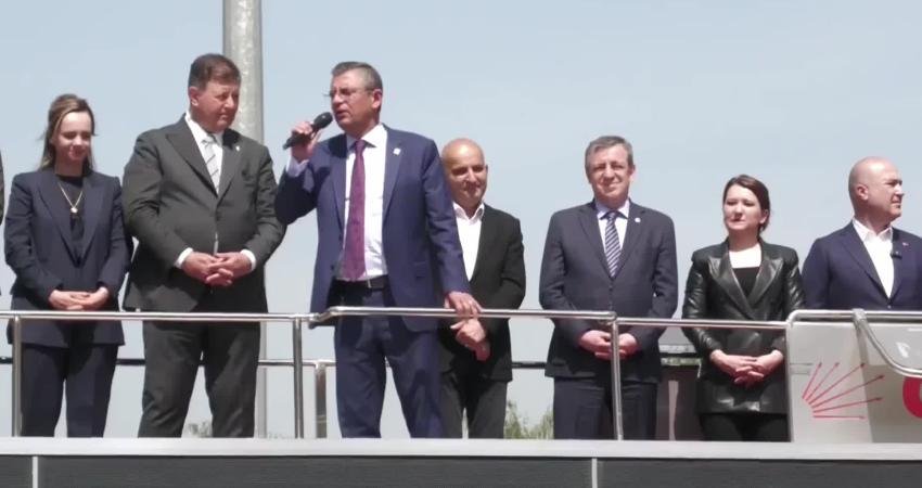 CHP Genel Başkanı Özgür Özel, AKP’nin İzmir Büyükşehir Belediye Başkan