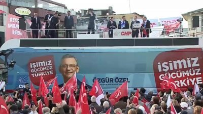 CHP Genel Başkanı Özgür Özel, İstanbul’un Sarıyer ilçesindeki halk buluşmasında;