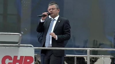 CHP Genel Başkanı &Ouml;zg&uuml;r &Ouml;zel, Cumhurbaşkanı Recep Tayyip Erdoğan’ın kendisi