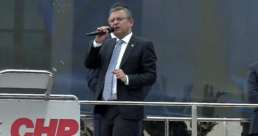 CHP Genel Başkanı &Ouml;zg&uuml;r &Ouml;zel, Cumhurbaşkanı Recep Tayyip Erdoğan’ın kendisi