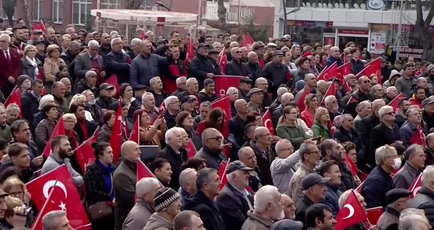 CHP Genel Başkanı &Ouml;zg&uuml;r &Ouml;zel, 2002’de en d&uuml;ş&uuml;k emekli maaşı