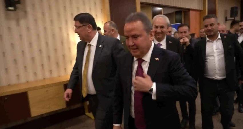 Antalya Servis&ccedil;iler Odası Başkanı S&uuml;leyman Şahin, B&uuml;y&uuml;kşehir Belediye Başkanı ve