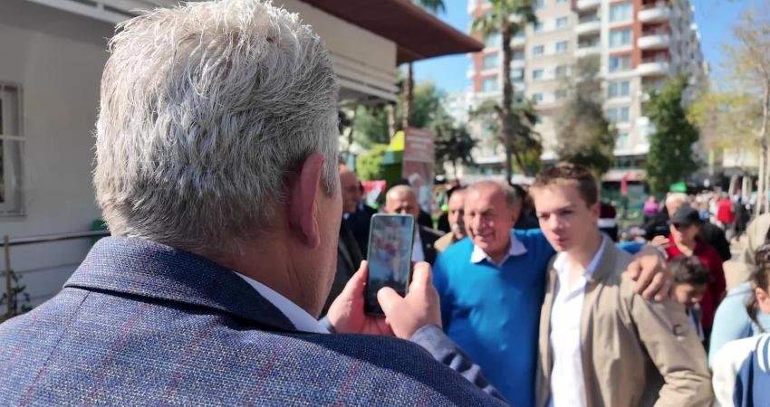 Seyhan Belediyesi, Kurtuluş Parkı’nı restore ederek, çocuklara armağan etti. Seyhan