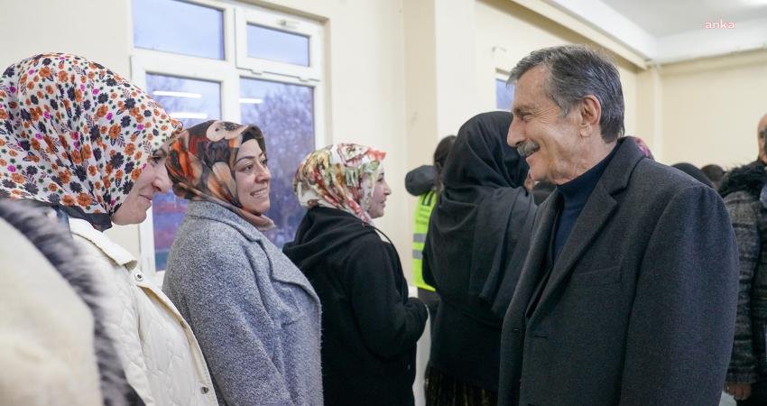 Tepebaşı Belediye Başkanı Ahmet Ata&ccedil;, G&uuml;nd&uuml;zler Mahallesi&rsquo;nde d&uuml;zenlenen iftarda mahalle