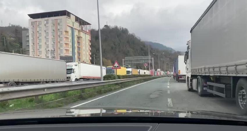UĞUR İSTANBULLU CHP Artvin Milletvekili Uğur Bayraktutan, “Hopa&rsquo;dan başlayıp Arhavi&rsquo;ye