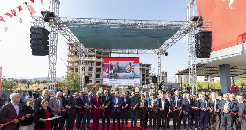 Mersin B&uuml;y&uuml;kşehir Belediye Başkanı Vahap Se&ccedil;er, Alevi K&uuml;lt&uuml;r Dernekleri Mezitli