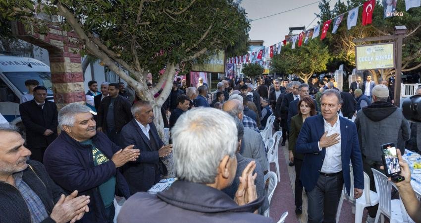 Mersin B&uuml;y&uuml;kşehir Belediye Başkanı ve Cumhuriyet Halk Partisi (CHP) Mersin