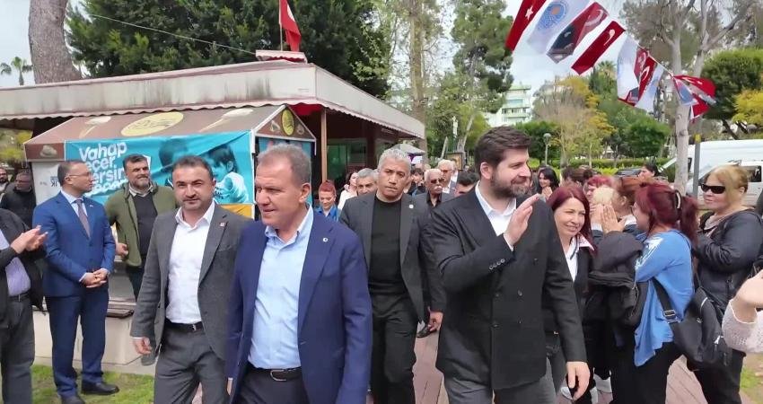 Tarsus Engelli Platformu üyeleriyle bir araya gelen Mersin Büyükşehir Belediye