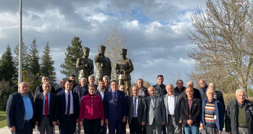 Yankı Bağcıoğlu, Kütahya’da Şehit Yakınları ve Gazi Derneklerini Ziyaret Etti: “Bu Kahraman Evlatlarımıza İktidar Tarafından Verilen Ancak Şimdi Unutulan Sözler Mutlaka Tutulmalıdır” CHP Genel Başkan Yardımcısı Yankı Bağcıoğlu, Kütahya’da şehit ve gazi
