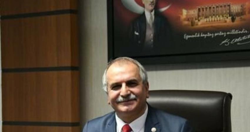 Yenibosna’daki ofisinde tartıştığı kardeşinin bıçakla ağır yaraladığı Yeniçağ gazetesi sahibi