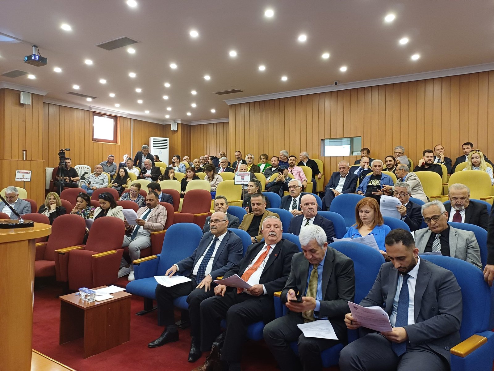 etimesgut-belediyesi-meclis-toplantisinda-ve-mali-rapor-kabulu