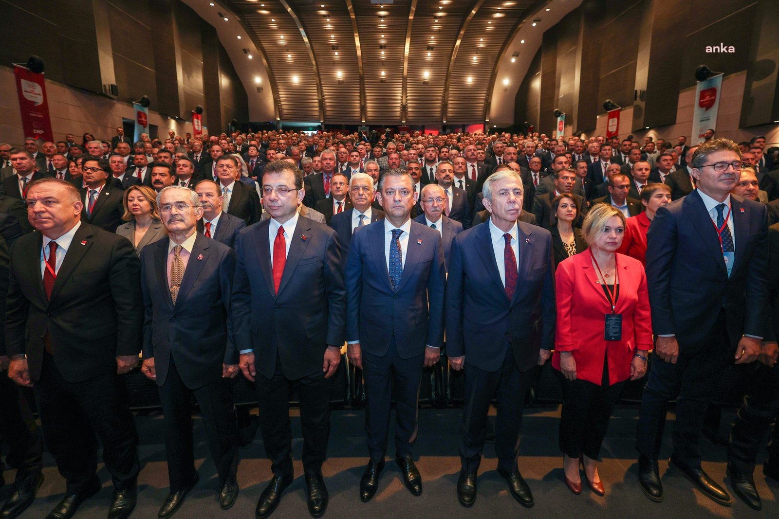 ozgur-ozel-bu-bir-zafer-degil-gorevdir-parti-iktidar-oldugunda-zafere-donusecektir