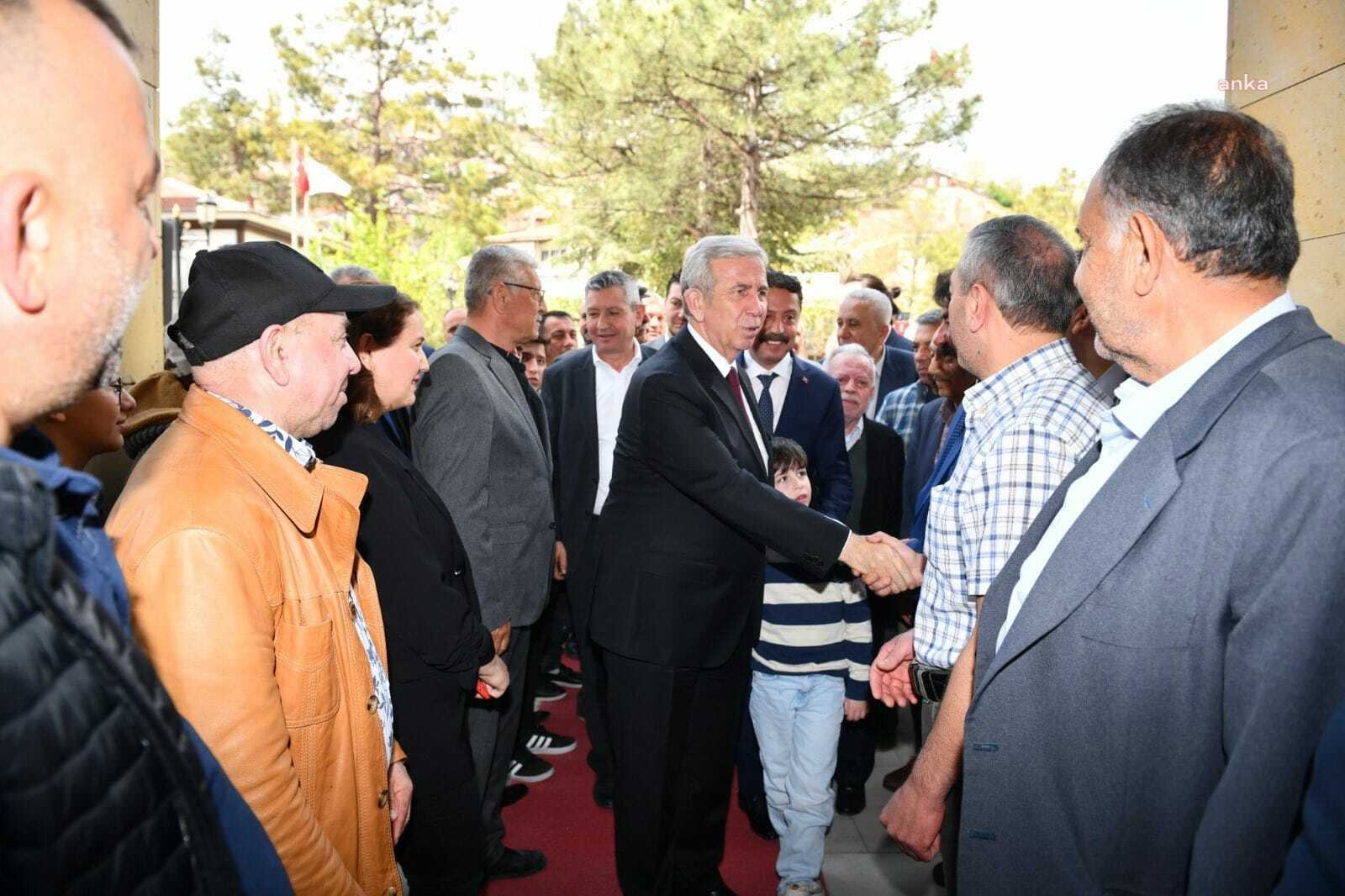 mansur-yavas-beypazarinda-hemsehrileriyle-bayramlasti