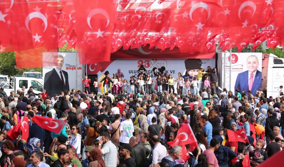 Türkiye Cumhuriyeti’nin kurucusu Gazi Mustafa Kemal Atatürk’ün çocuklara armağan ettiği