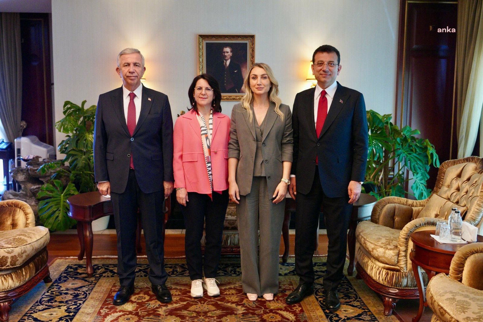 ekrem-imamoglu-ve-esi-dilek-imamoglu-mansur-yavasi-ziyaret-etti