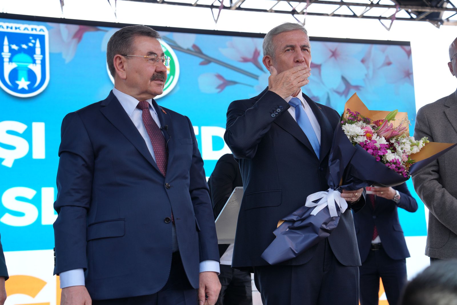 golbasi-belediye-baskani-yakup-odabasi-maalesef-2-3-gundur-aldigimiz-duyumlara-gore-golbasi-belediyesinin-ici-bosaltilmis