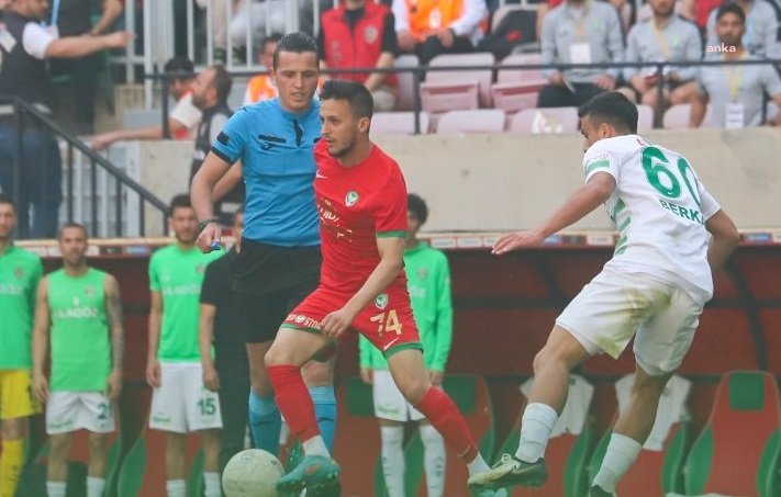 amedspor-sampiyonluk-icin-ciktigi-karsilasmada-maglup-oldu