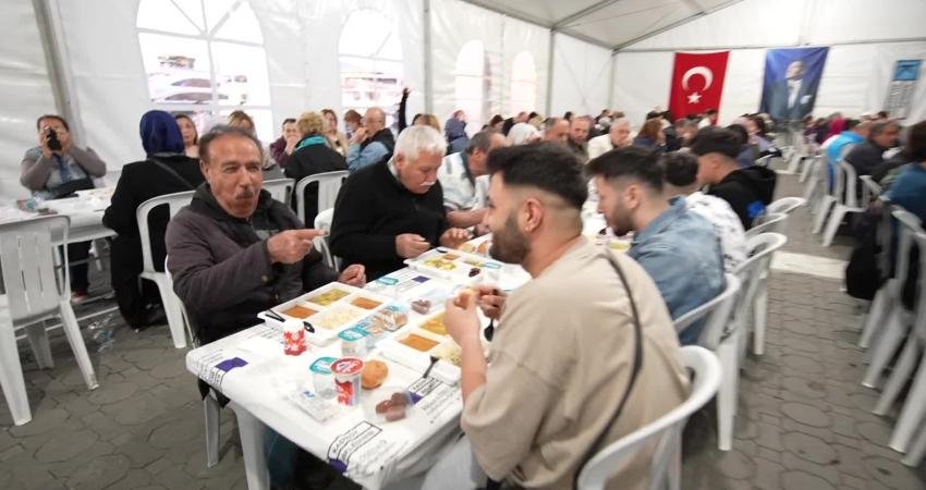 AKP İstanbul B&uuml;y&uuml;kşehir Belediye Başkan Adayı Murat Kurum&rsquo;un se&ccedil;im &ccedil;alışmaları