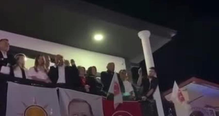 Muğla’nın Kavaklıdere ilçesinin AKP’li Belediye Başkanı Mehmet Demir, parti teşkilatlarından