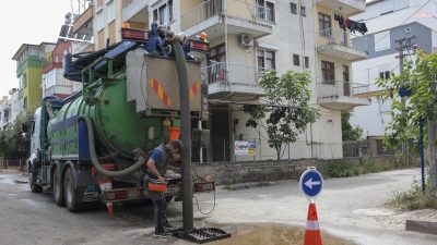Antalya Büyükşehir Belediyesi, Meteorolojik Uyarı Üzerine Ekiplerini Teyakkuza Geçirdi 