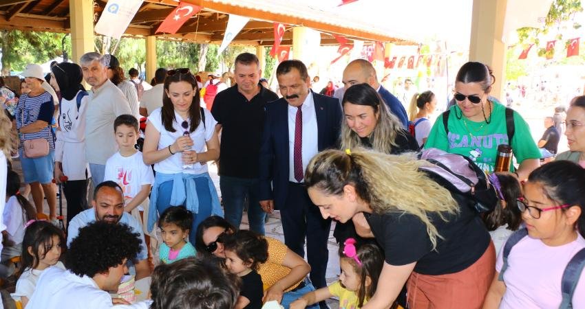 Antalya Büyükşehir Belediyesi’nin ‘23 Nisan Çocuk ve Uçurtma Festivali’ Devam Ediyor Antalya Büyükşehir Belediyesi, 23 Nisan Ulusal Egemenlik ve Çocuk Bayramı’nı