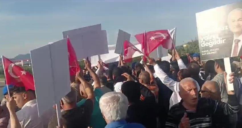 CHP’liler, Antalya’da meydana gelen teleferik kazasının ardından Kepez Belediye Başkanı