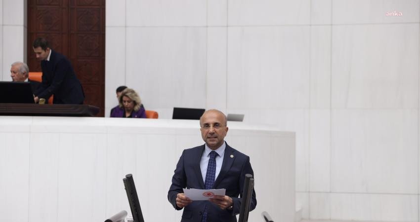 Aşkın Genç’ten İktidarın Ekonomi Politikasına Eleştiri: “Krizin Suçlusu ve Sorumlusu, Yılda 1 Kez Zam Yapmayı Planladığınız Asgari Ücretle Geçinen Milyonlar Değildir” CHP Kayseri Milletvekili Aşkın Genç, iktidarın uyguladığı ekonomi politikalarını eleştirerek,