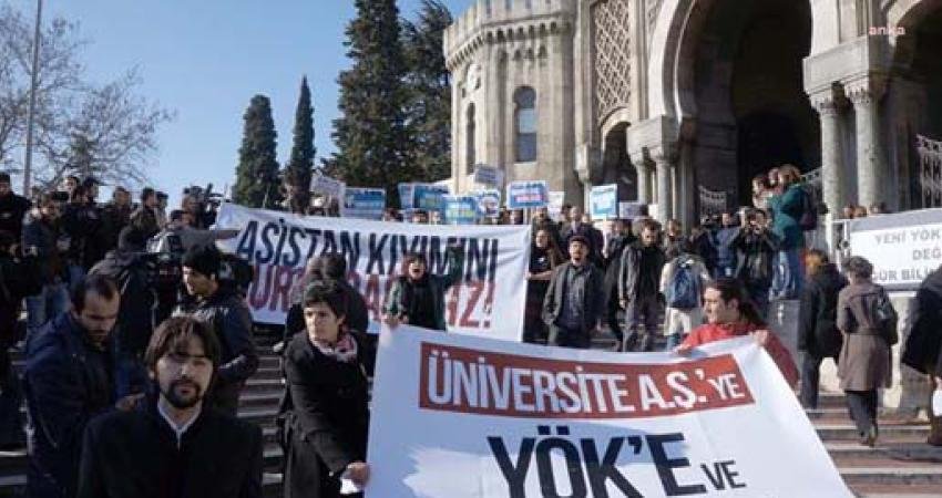 Anayasa Mahkemesi (AYM), öğrencilerin üniversite içinde izinsiz bildiri dağıtmasına, afiş