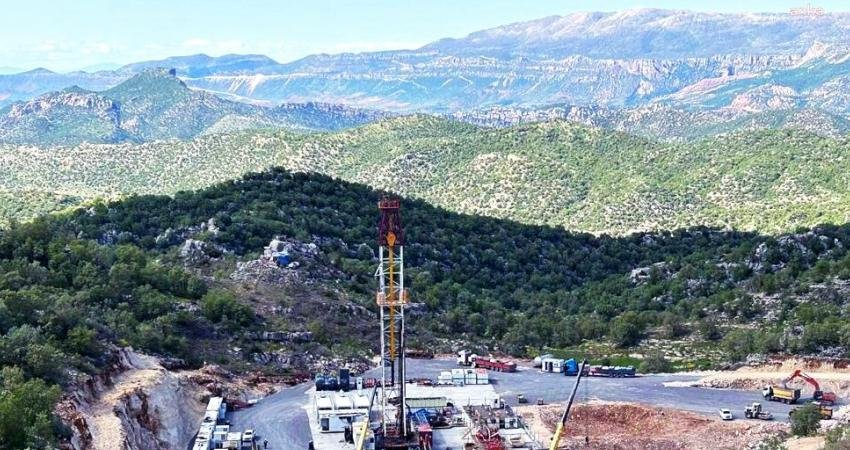 Bakan Bayraktar: “Gabar’da Bugün İtibarıyla 40 Bin Varil Günlük Üretimi Geçmiş Bulunuyoruz” Enerji ve Tabii Kaynaklar Bakanı Alparslan Bayraktar, çeşitli temaslarda bulunmak