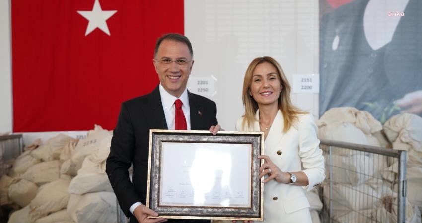 Beylikdüzü Belediye Başkanlığına Yeniden Seçilen Çalık, Mazbatasını Aldı Beylikdüzü Belediye Başkanı Mehmet Murat Çalık, 31 Mart Pazar günü