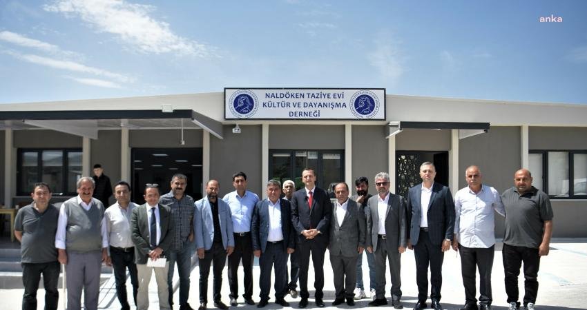 Bornova Belediye Başkanı Eşki: “Bornova’nın Her Köşesine Dokunarak Yaşam Kalitesini Yükseltmek İstiyoruz” (İZMİR) İzmir’in Bornova ilçesi Naldöken Mahallesi’nde esnaf ve vatandaşla bir