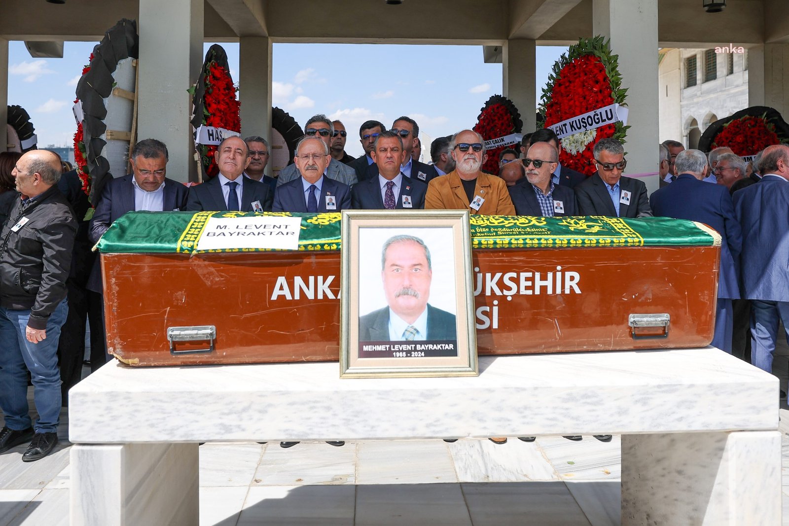 chpnin-tbmm-grup-amiri-bayraktar-icin-cenaze-toreni-ozgur-ozel-ve-kilicdaroglu-cenaze-torenine-katildi
