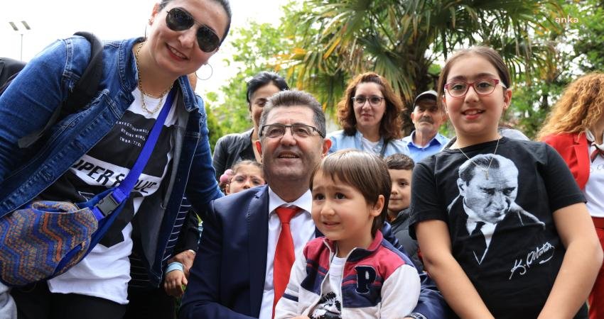 Çekmeköy Belediyesi’nin düzenlediği 23 Nisan Çocuk Şenliği, renkli görüntülere sahne