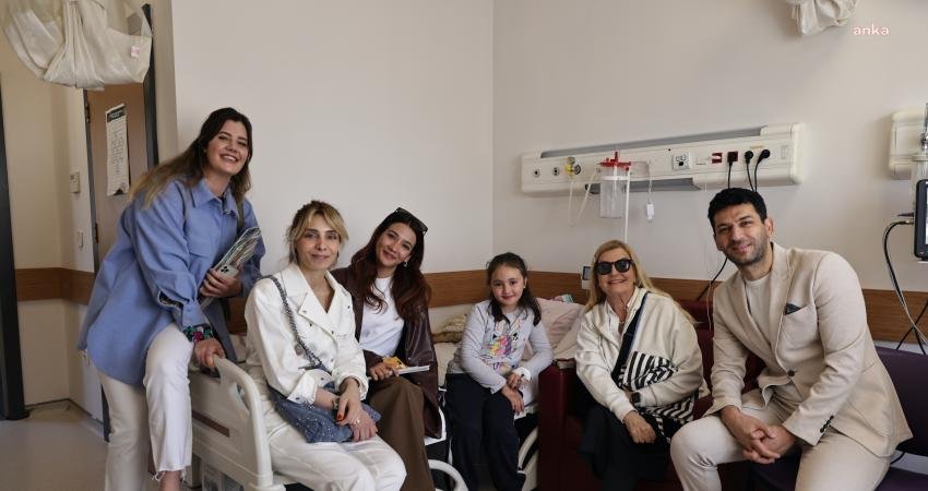 Cerrahpaşa’da 23 Nisan Coşkusu: Ünlü İsimlerden Cerrahpaşa’da Tedavi Gören Çocuklara 23 Nisan Ulusal Egemenlik ve Çocuk Bayramı Sürprizi (İSTANBUL) Cerrahpaşa Tıp Fakültesi Çocuk Hastalıkları Anabilim Dalı Başkanı Prof.