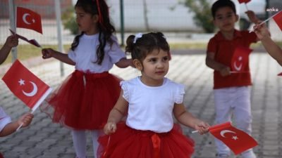 (ADANA) – Ceyhan Belediye Başkanı Kadir Aydar, 23 Nisan Ulusal