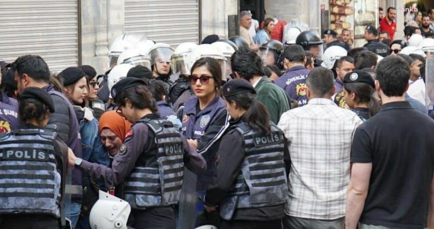 CHP Genel Başkanı Özgür Özel, İstanbul İstiklal Caddesi’nde İsrail ile