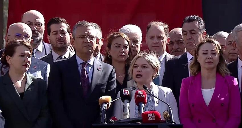 CHP heyeti Hatay’daki seçim sonuçlarına yaptıkları itiraz için YSK önünde