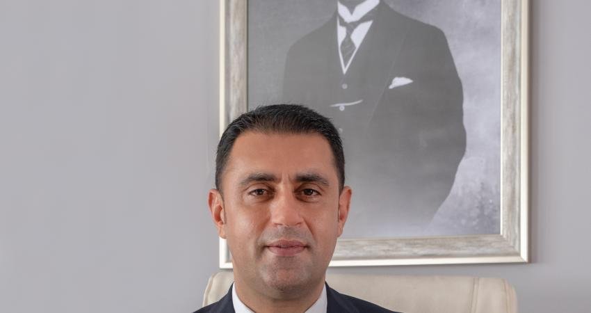 Çukurova Belediye Başkanı Emrah Kozay, Atatürk’ün “Vatanı korumak, çocukları korumakla