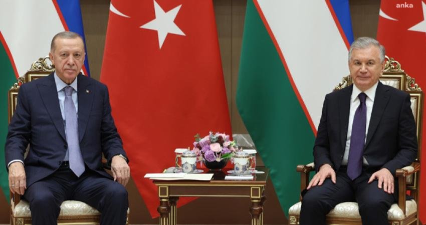 Cumhurbaşkanı Erdoğan, Özbekistan Cumhurbaşkanı Mirziyoyev ile Görüştü Cumhurbaşkanı Recep Tayyip Erdoğan, Özbekistan Cumhurbaşkanı Şevket Mirziyoyev ile telefonda