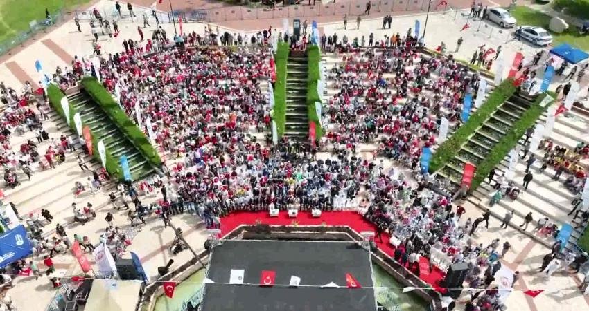 (ANTALYA) – Antalya B&uuml;y&uuml;kşehir Belediyesi, 23 Nisan Ulusal Egemenlik ve