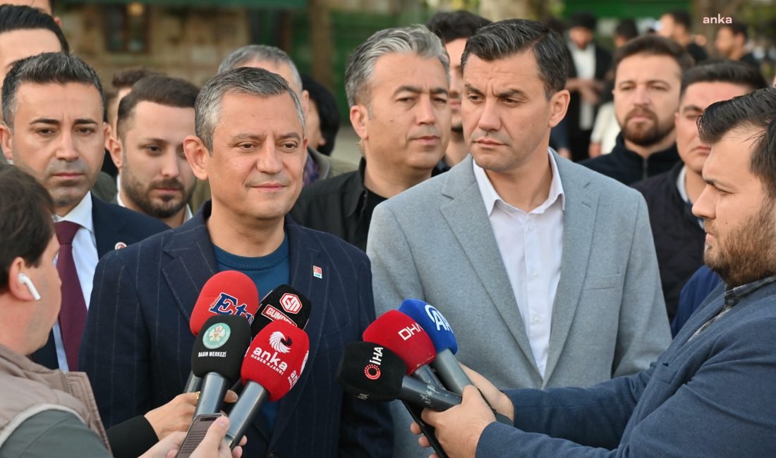 CHP Lideri Özgür Özel’ den Bahçeli’ye Tepki: ”Demokrasiyle Kurulmamıştır Demek Gerçekten Abesle İştigaldir” CHP Genel Başkanı Özgür Özel, MHP Genel Başkanı Devlet Bahçeli’nin