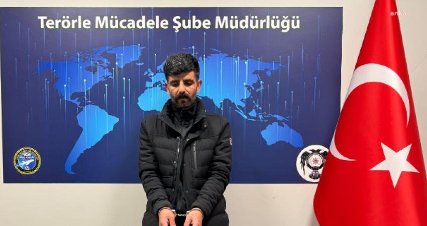 EGM: Terör Örgütü PKK/KCK Üyesi Mehmet Kopal Fransa’dan Türkiye’ye Getirildi Emniyet Genel Müdürlüğü (EGM), “‘PKK/KCK silahlı terör örgütüne üye olma’