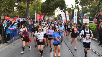 İzmir Büyükşehir Belediyesi tarafından 5’incisi düzenlenen Türkiye’nin En Hızlı Maratonu